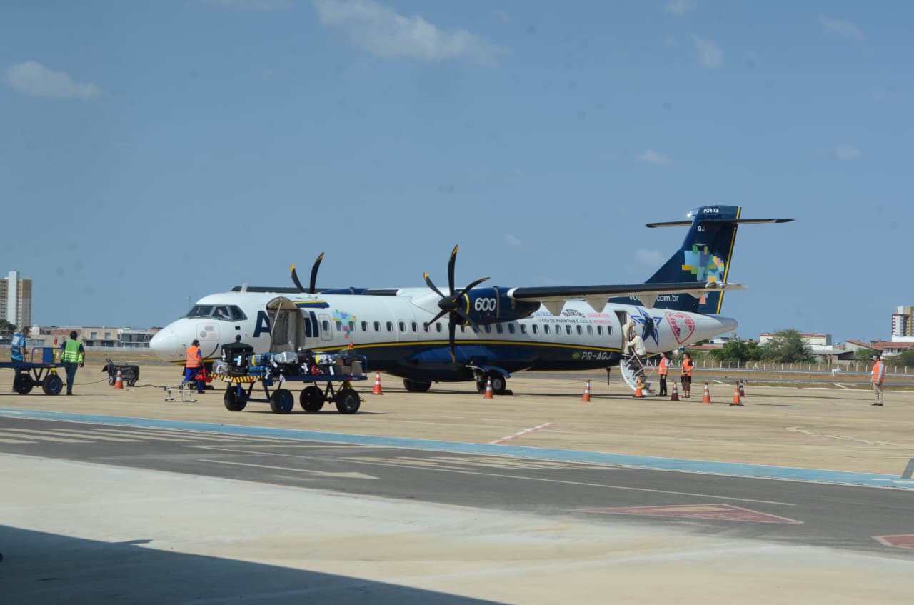Com incentivos do Governo do Estado Mossoró volta a receber voos comerciais para Recife através da empresa aérea Azul