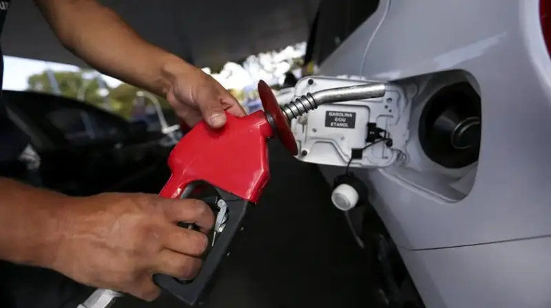Nova lei aumenta penas para furto e roubo de combustíveis