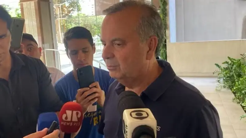 Rogério Marinho é atingido por ovo durante ato em Natal