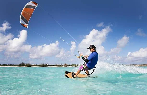 BRAVA Kitefest reúne atletas nacionais em Areia Branca até 18 de outubro
